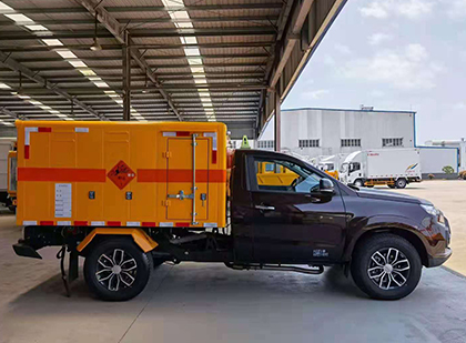 梁河爆破器材运输车