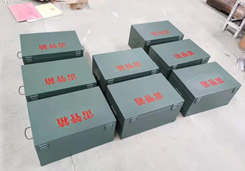 梁河炸药箱和雷管箱一般是怎么存放的？