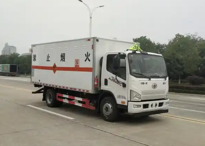 梁河爆破器材运输车可以上高速吗？