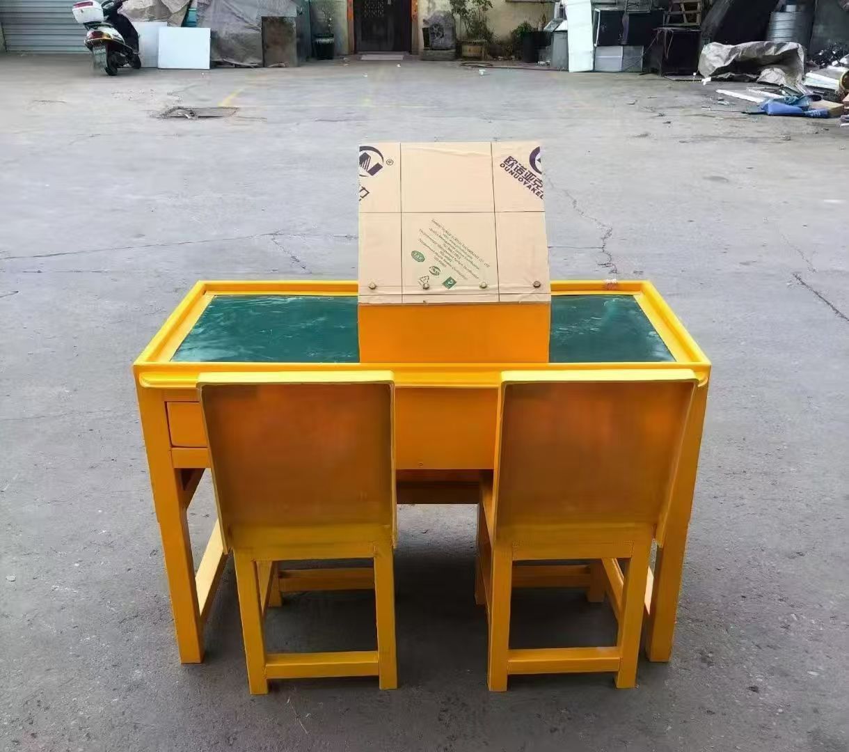 梁河防静电导通桌井下煤矿火工品发放桌：危险品流转的安全守护者